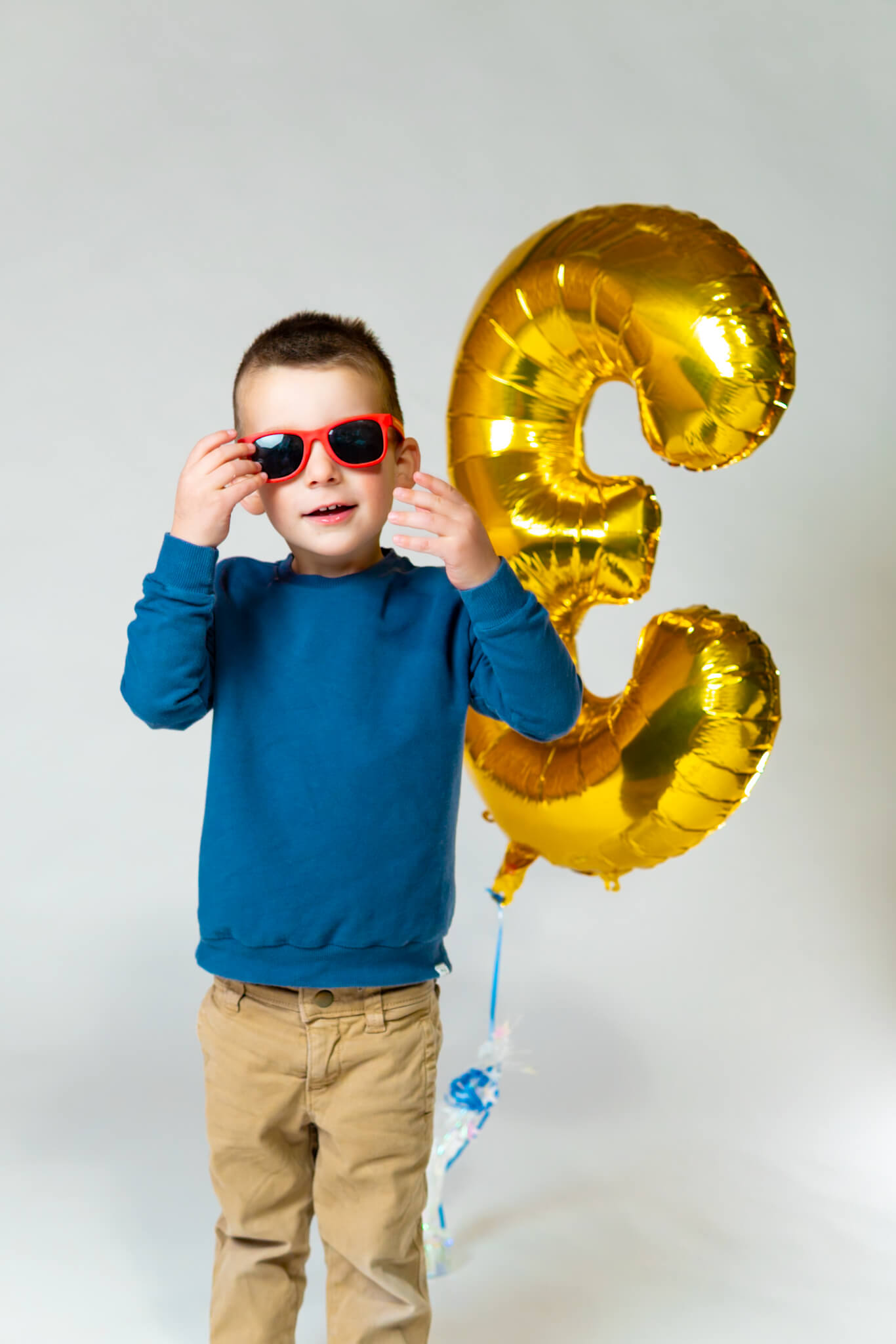 Toddler birthday photo indoor session Kitchener